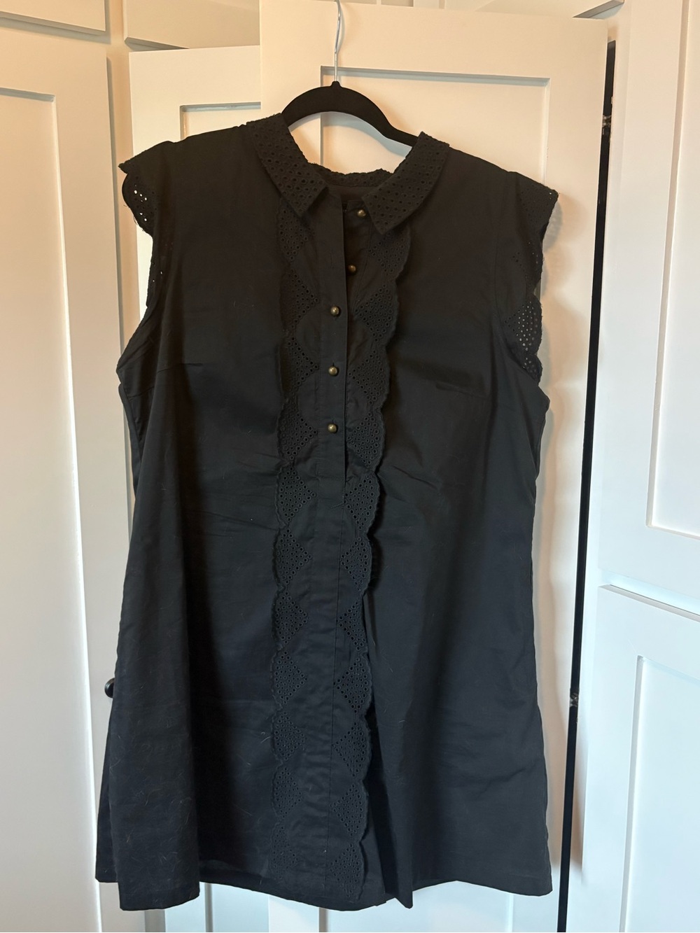 2010’s Anthropologie Corporate Goth black mini dress with lace details - Size L